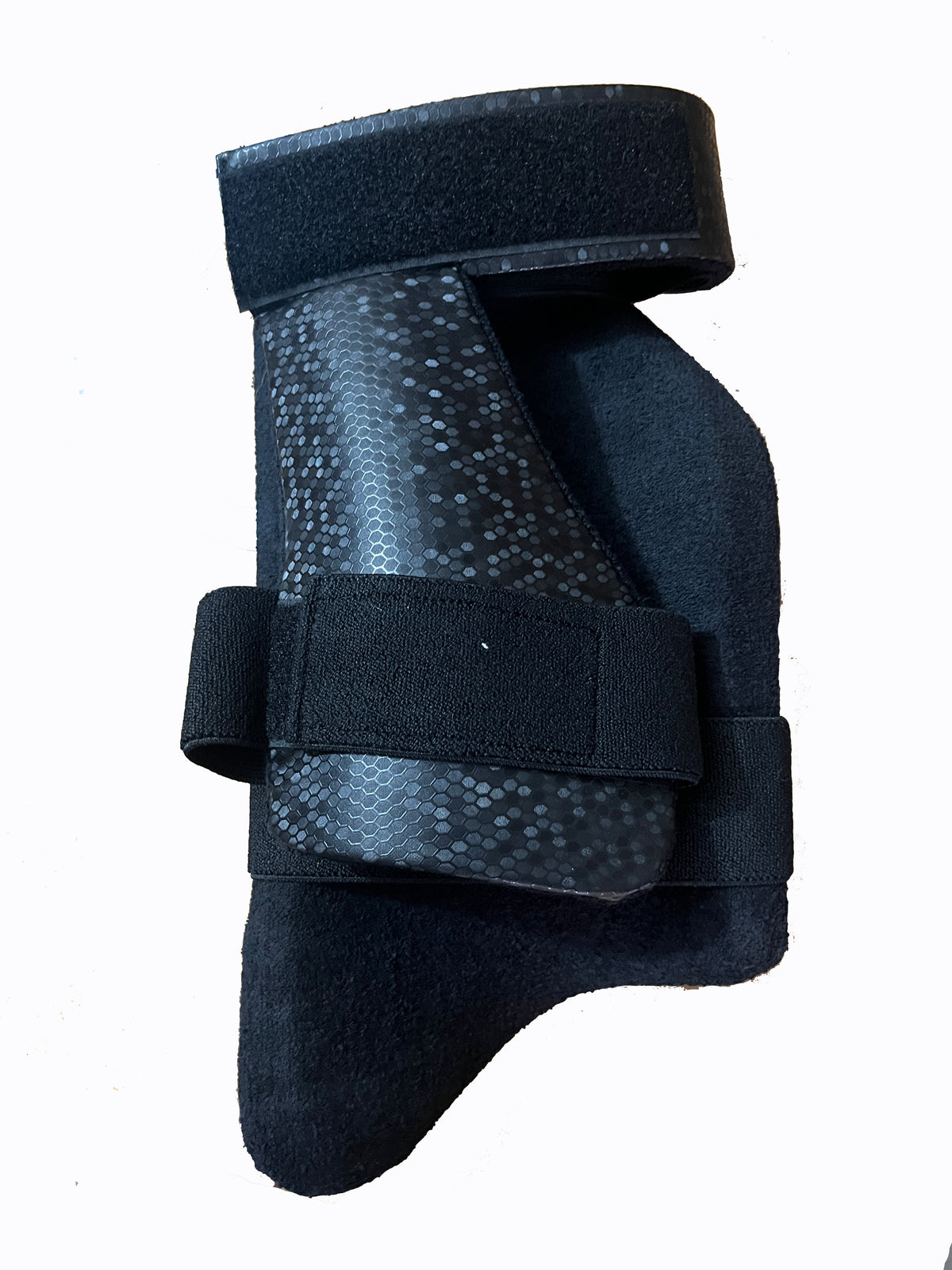 Inner towel lining and high-density foam detail of the ANS Black Dual Cricket Thigh Guard for left-hand batsmen
